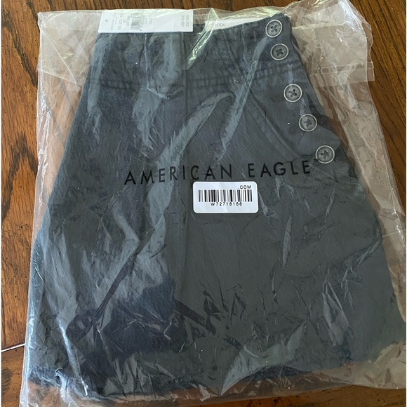 NWT - AE Womenβs Lightweight Stretch Mini Skort (Black / Multiple Sizes) - Picture 3 of 11